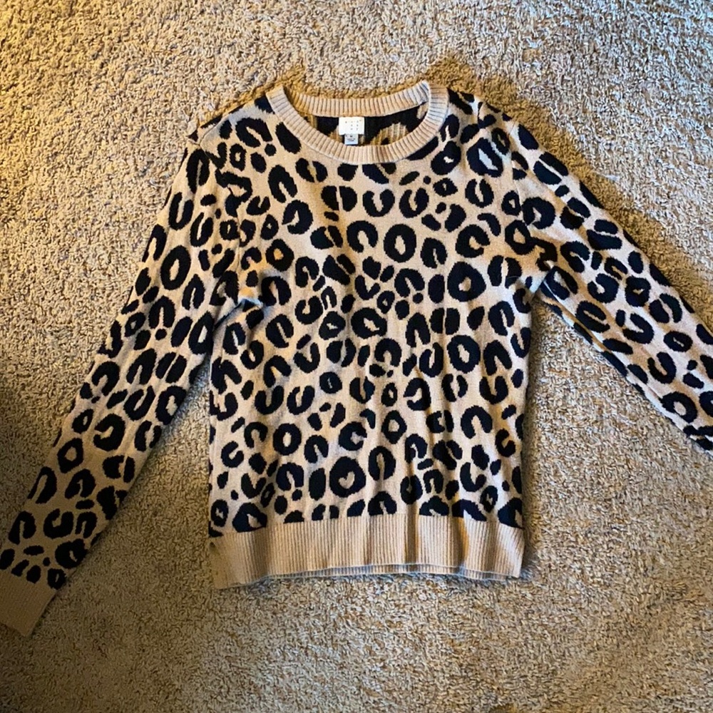 Medium cheetah print sweater
